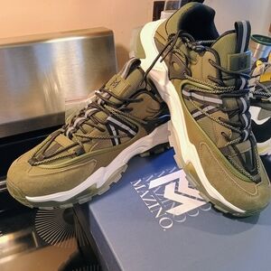 Mazino Men's Olive Athletic Shoes